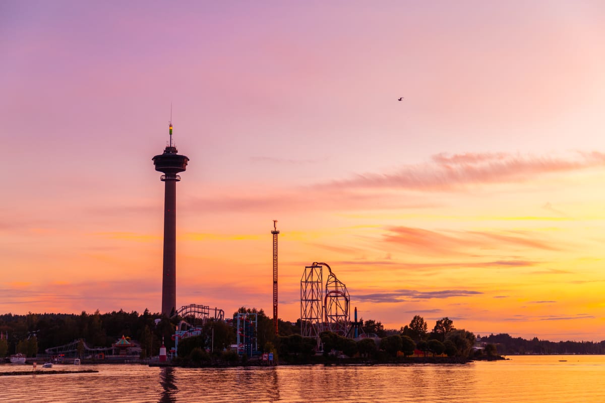 Särkänniemi by sunset